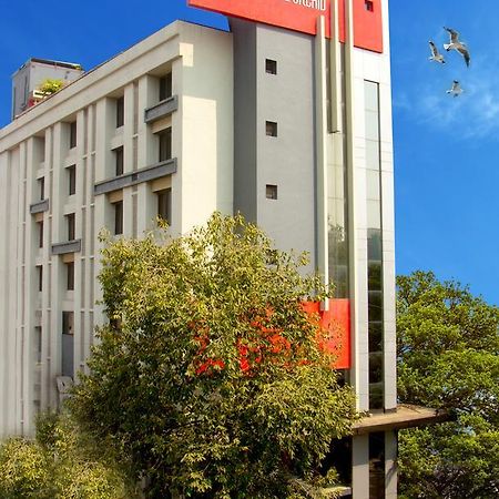 The Royal Orchid Hotel, Chembur Bombaim Exterior foto
