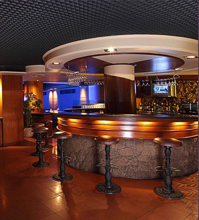 The Royal Orchid Hotel, Chembur Bombaim Exterior foto