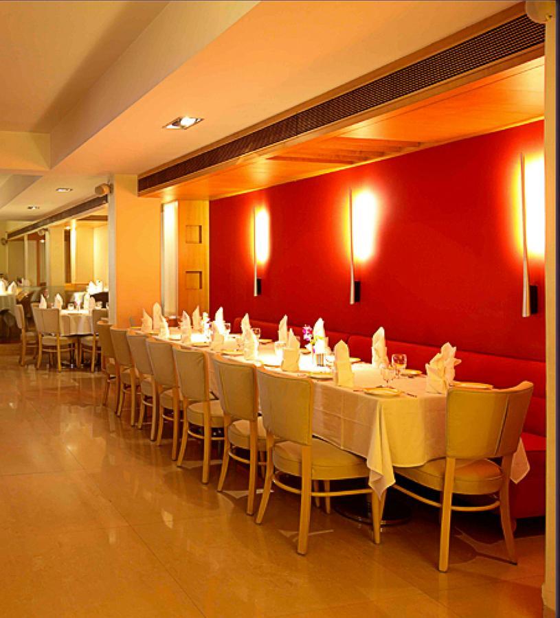 The Royal Orchid Hotel, Chembur Bombaim Exterior foto